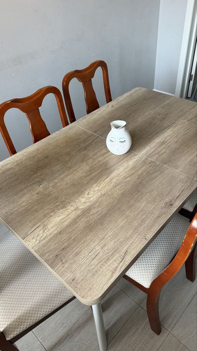 Стол надежный. Удобный