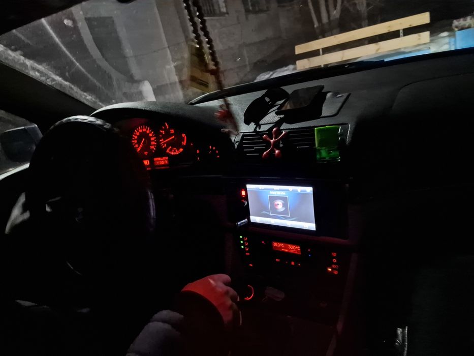 Продам машину BMW