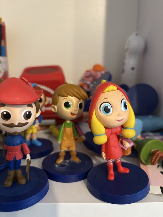 Boxa audio litera si 6 figurine