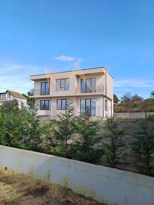 Продава се Къща в Варна, м-т Боровец - юг - 181 кв.м за 1750 €/кв.м - Снимка #1