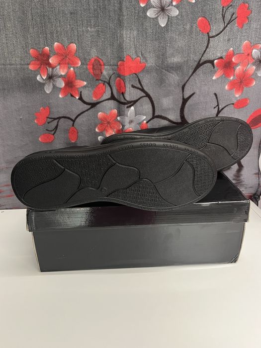 Обувки Guess VIBO