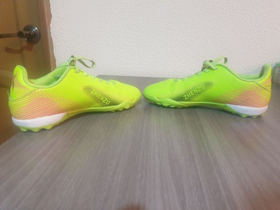 Продам детскии сороконожки