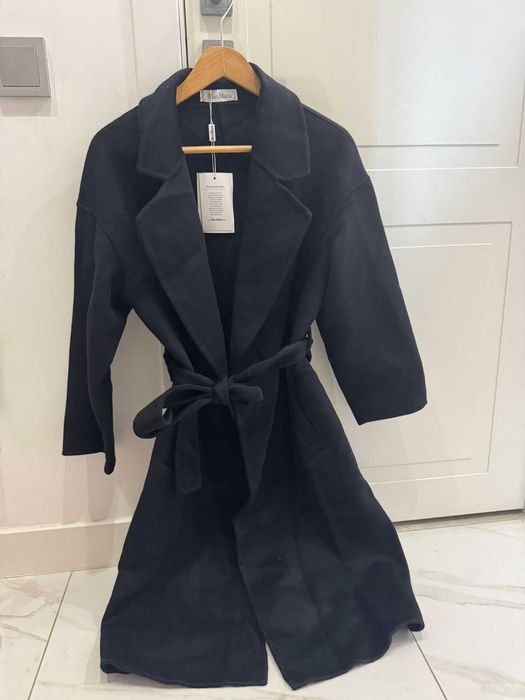 Черное кашемировое пальто под Max Mara