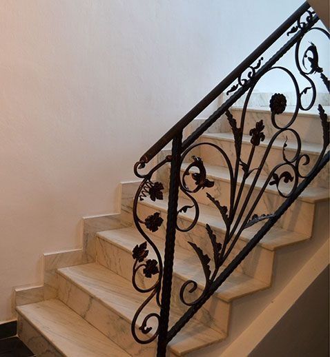 Balustrade balcoane scări din fier forjat și tabla decupata