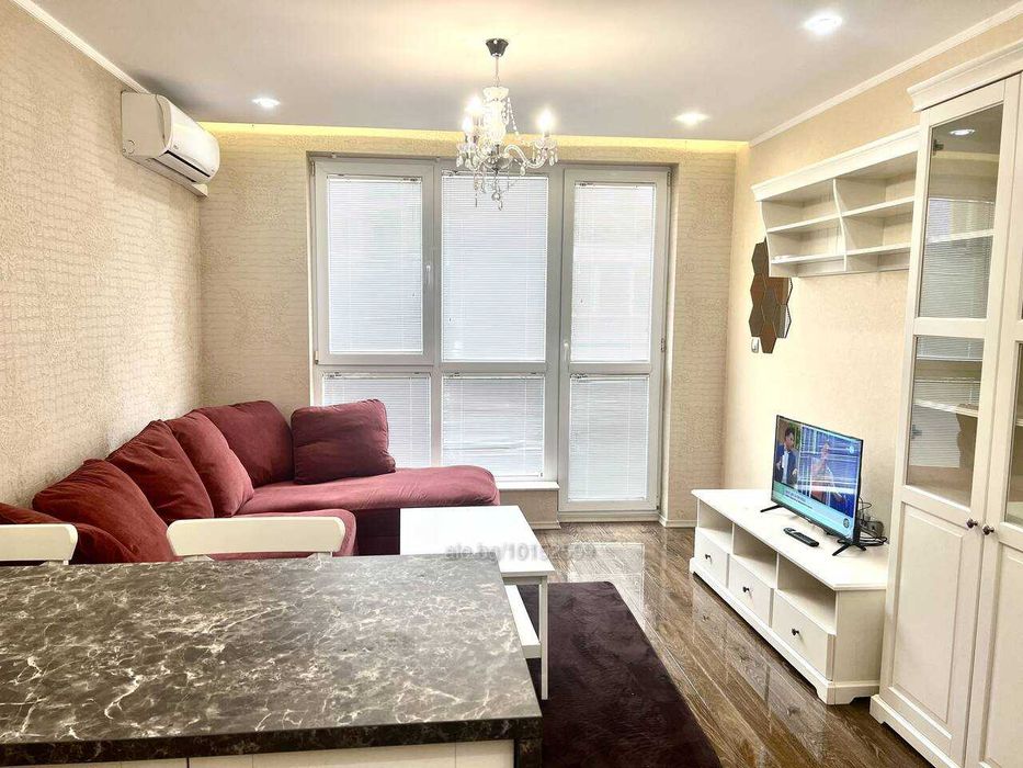 Дава се под наем Двустаен апартамент в Пловдив, Христо Смирненски - 60 кв.м за 560 € - Снимка #1