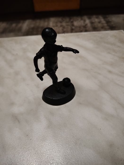 Статуэтка футболиста, призовая. Юный футболист.