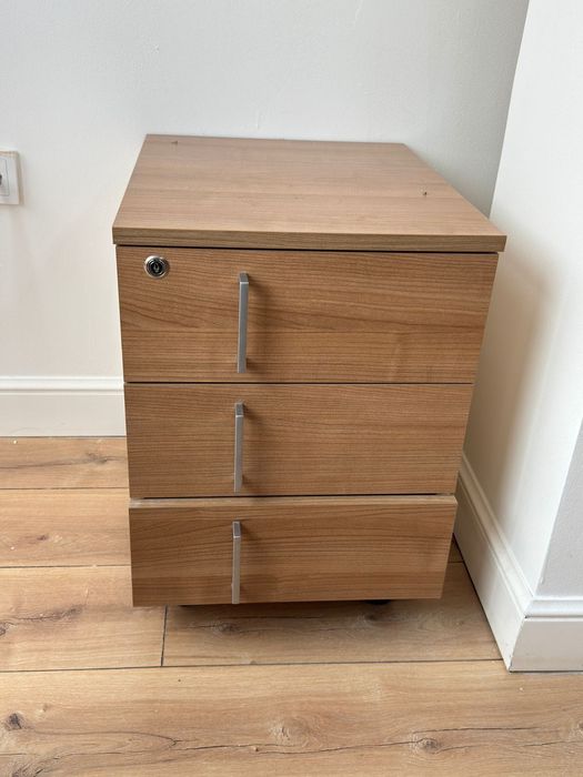 Продаются офисные столы