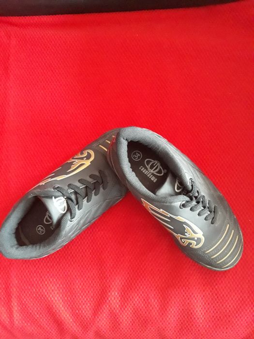 Pantofi sport noi, countdown