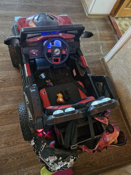 Детский электромобиль