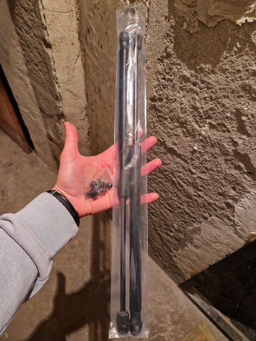 VW Scirocco амортисьори за багажник