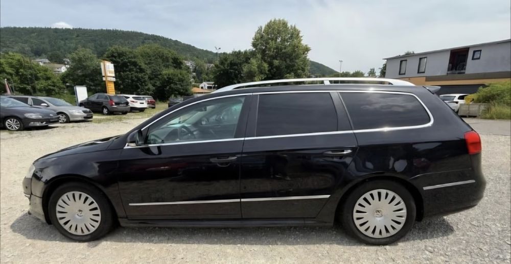 Usa passat b6 negru spate ,belina spate fata Auriu