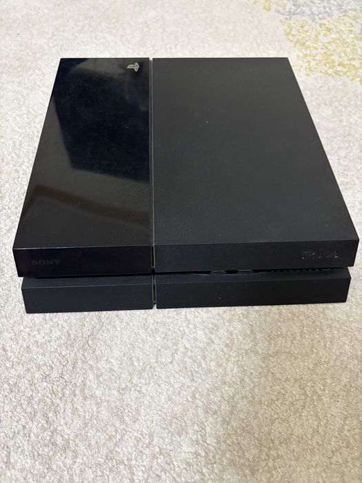 продается PlayStation 4