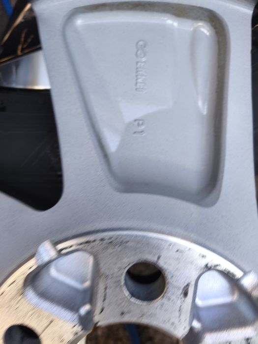 18" 2броя Оригинални алуминиеви джанти за Mitsubishi Asx.