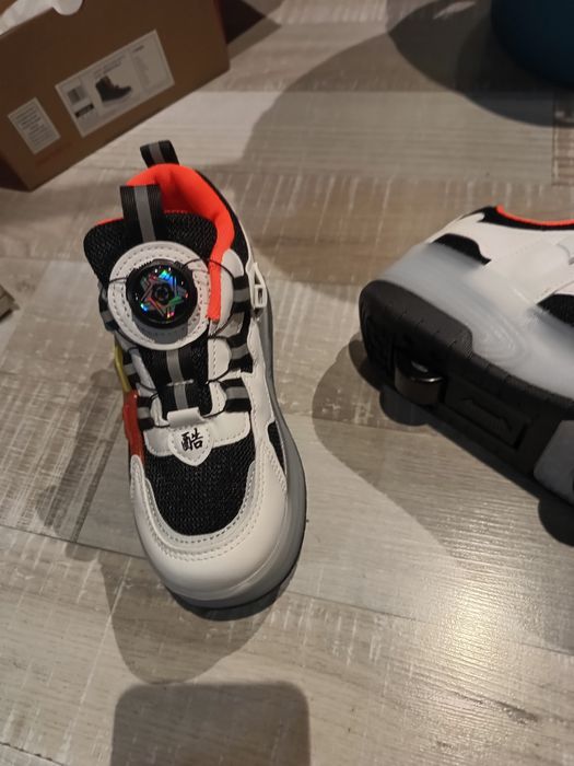 Pantofi cu role cu iluminare led