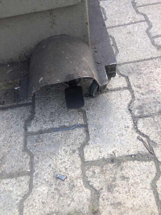 Masina de debitat hidraulica 380 v 1 kw  si foarfec mana pentru tabla