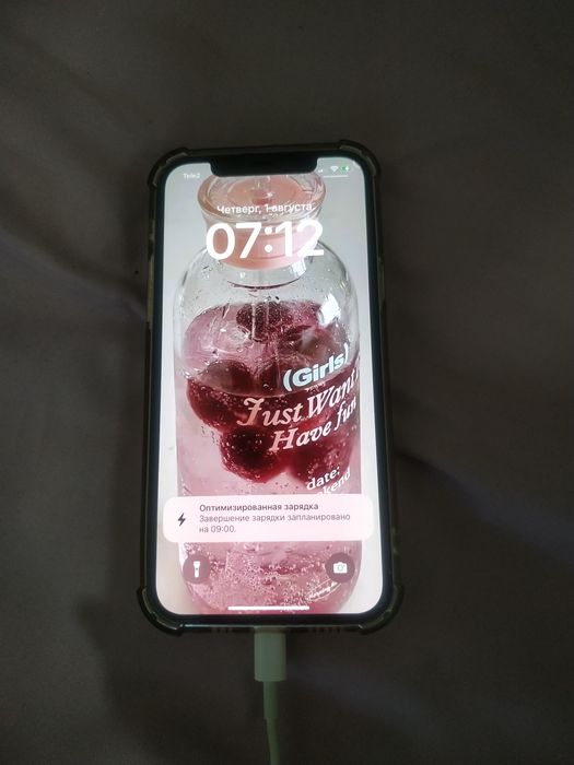 Продам сотовый телефон iPhone 12  (64)