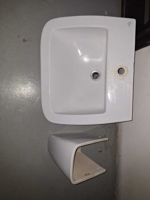 Раковина для ванной команы