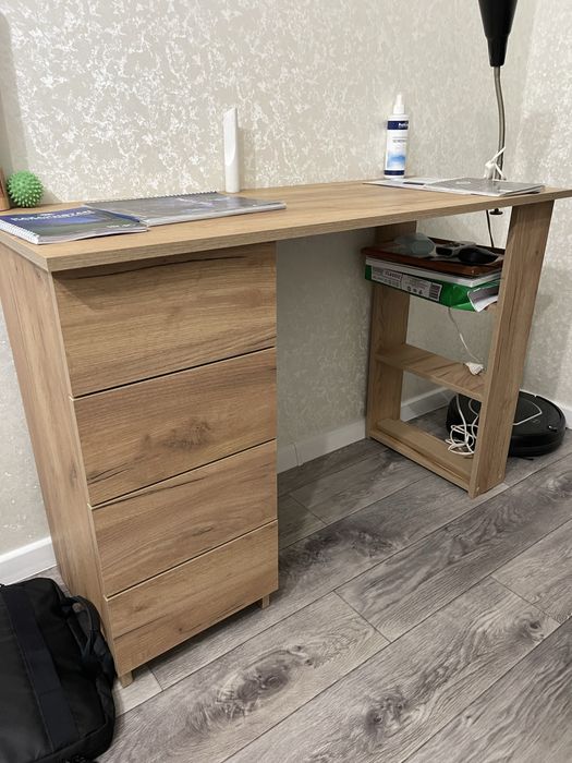 Стол письменный