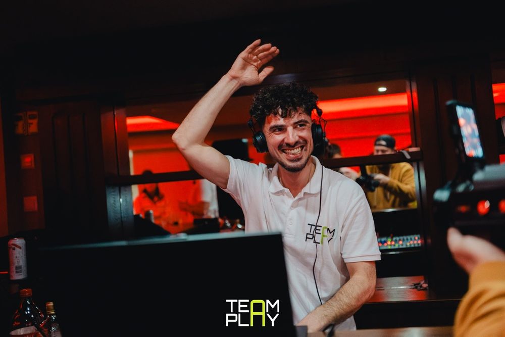 DJ (диджей) или водещ - гр. Варна