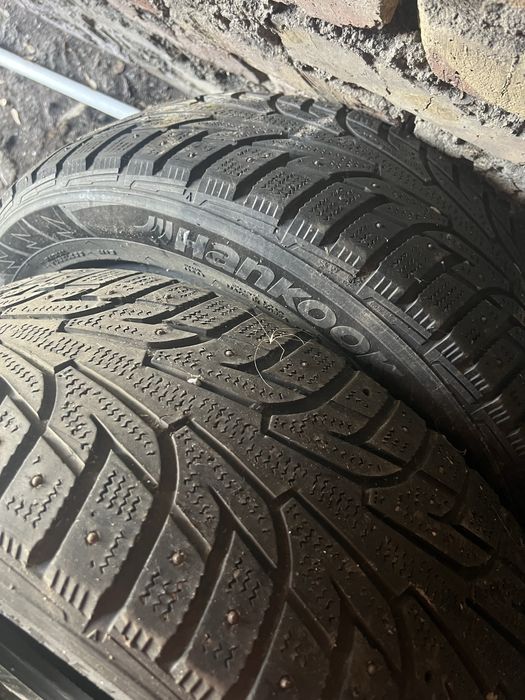 Шины 215/66 R17 пара 25000
