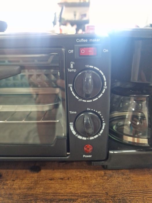 Aparat 3 în 1 multifunctional: Mini cuptor electric, cafetieră și plită / suport