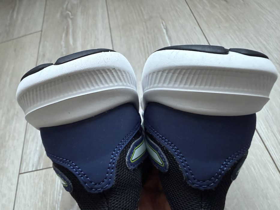 Маратонки asics 34.5