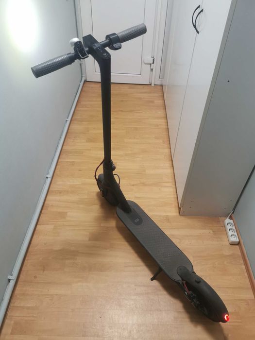 Trotineta electrica Xiaomi Mijia M365 ca noua, folosita foarte putin