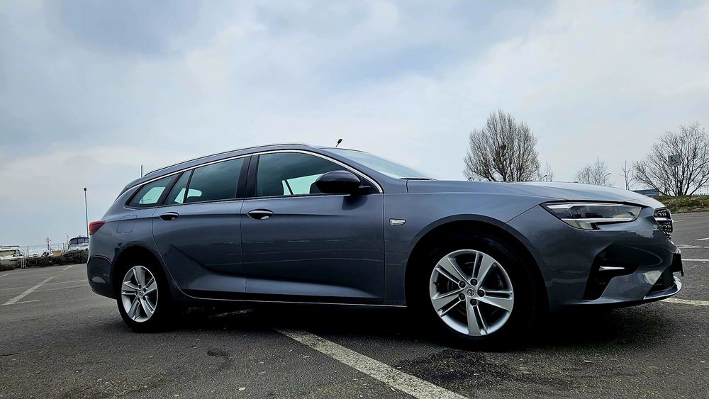 Vând Opel insignia 1.5 CDTI Sport Tourer facelift