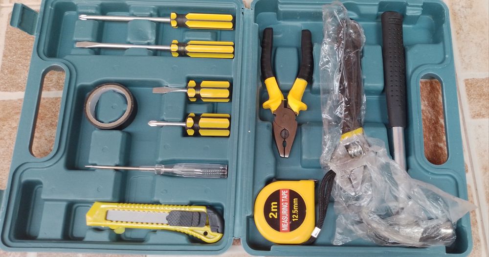 Куфар с интструменти