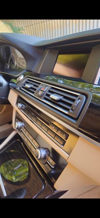 Vând display BMW F10
