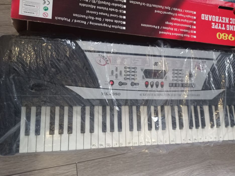 Orga Electronica cu 61 de clape MK-980, foarte puțin folosită