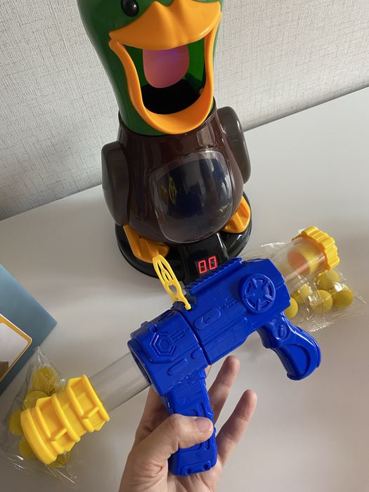 Мишена Пате и две пушки с топки