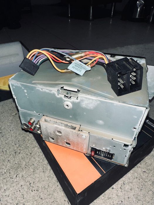 Продам автомагнитоллу JVC