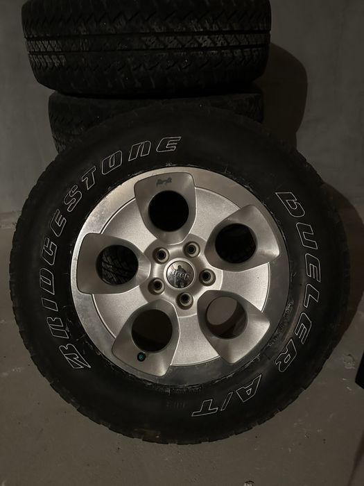 Гуми с джанти за Jeep Wrangler JK