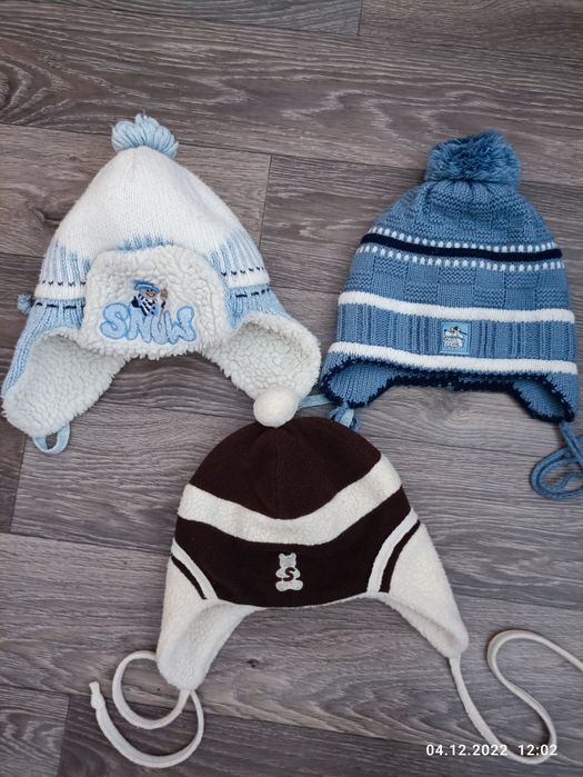 Продам кофты, шапки