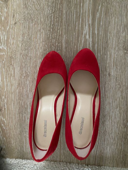 Pantofi cu toc eleganti