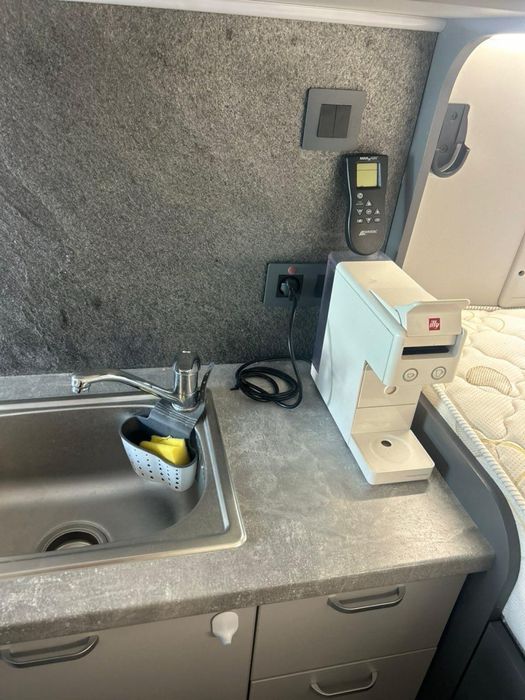 Кемпер бус под наем-3 места