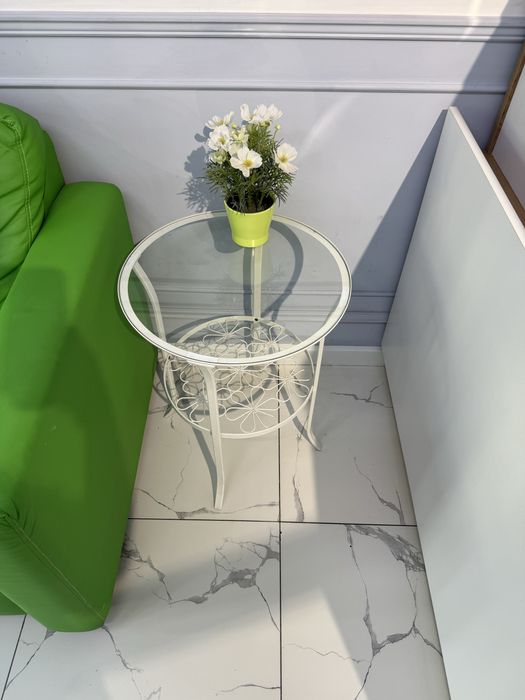 Столик стеклянный