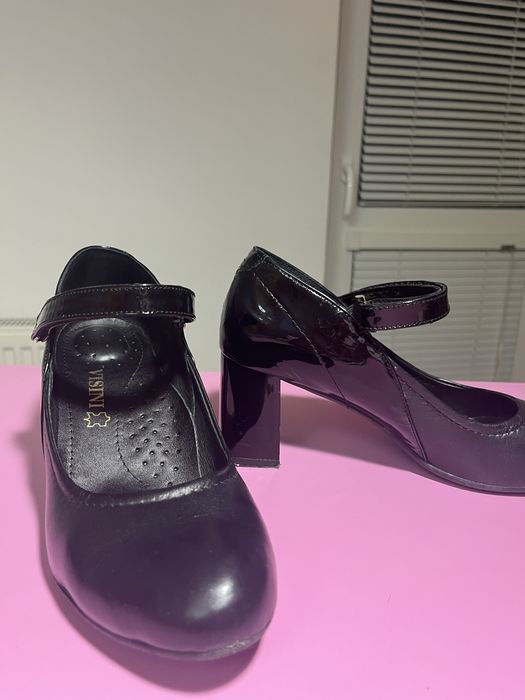 Черни токчета от естествена кожа, 7см