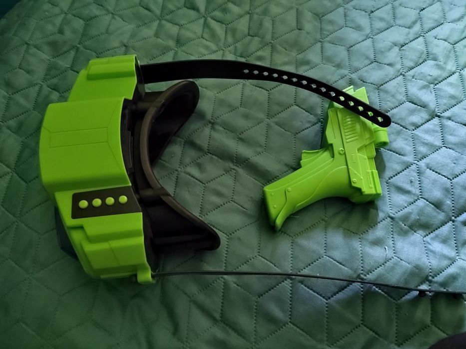 Битка с извънземни очила с пистолет