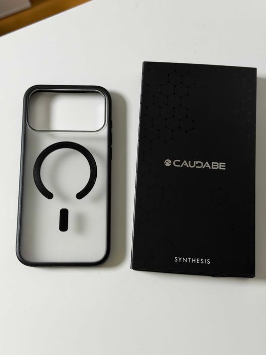 Husa premium Caudabe Synthesis Frost pentru Apple iPhone 17 Pro Max