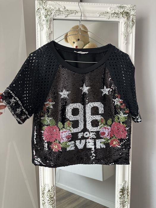 Ефектна пайетена блуза