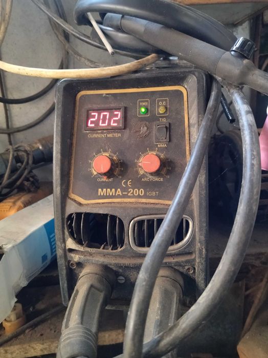 vand doua aparate de sudura unul cu electrozi si tig 1050lei si unul cu electrozi si sarma flux 380lei