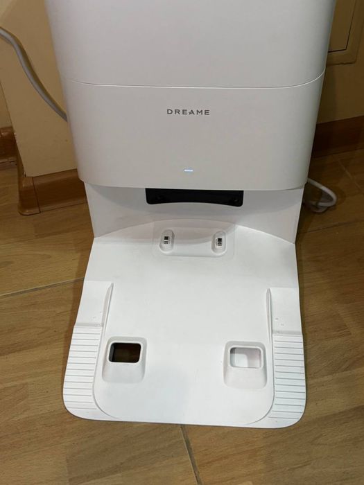 Продам робот пылесос DREAME с подстанцией