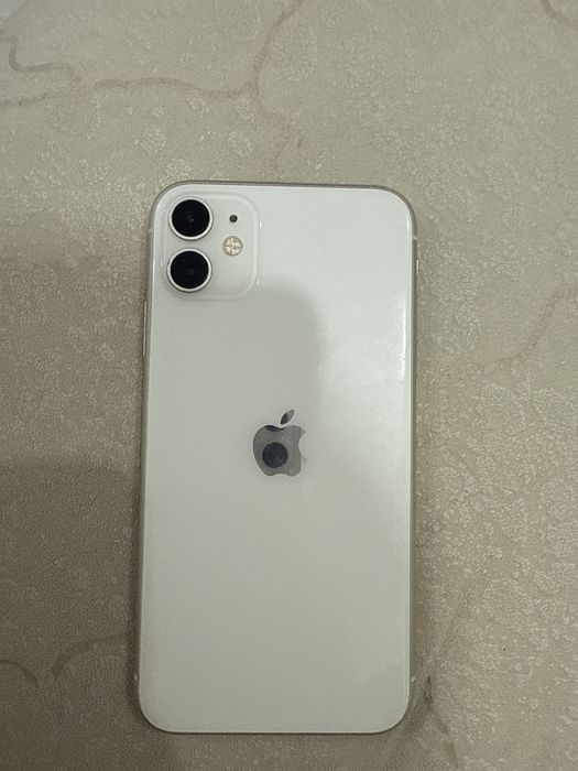 Продам Айфон 11