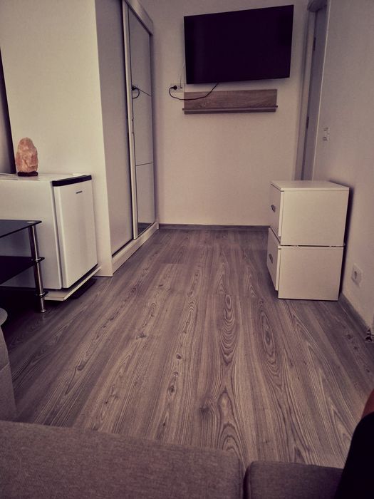 Inchiriez Garsoniera in Curte Comuna Pretul este cu Facturiile Incluse