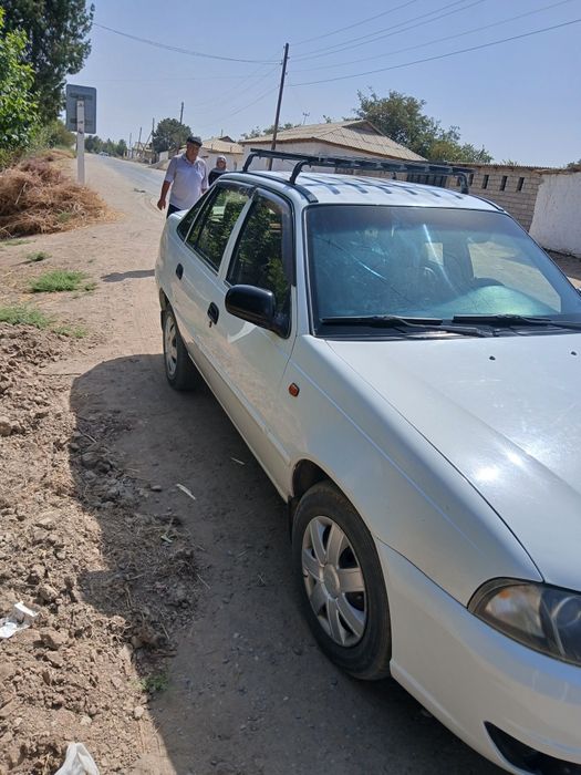 Nexia 2 sotiladi yaxshi