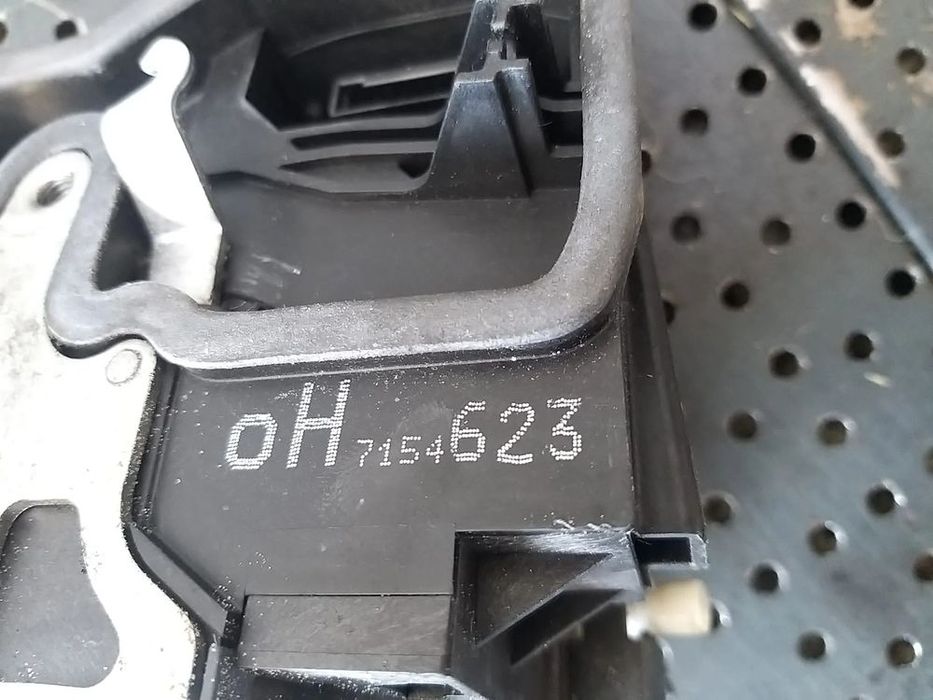 Broasca usa stanga fata bmw seria 1 e87 7154623