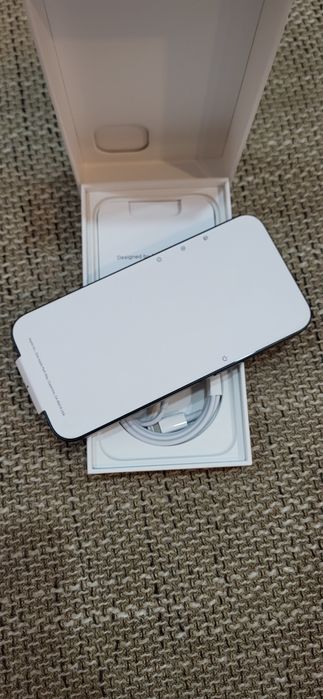 Vand/Schimb smartphone Iphone 13 Nou