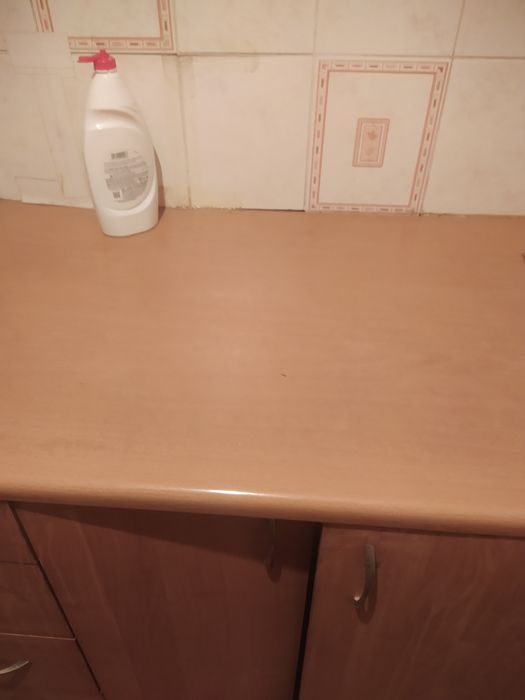 Кухонный гарнитур..в нормальном состоянии..б.у.